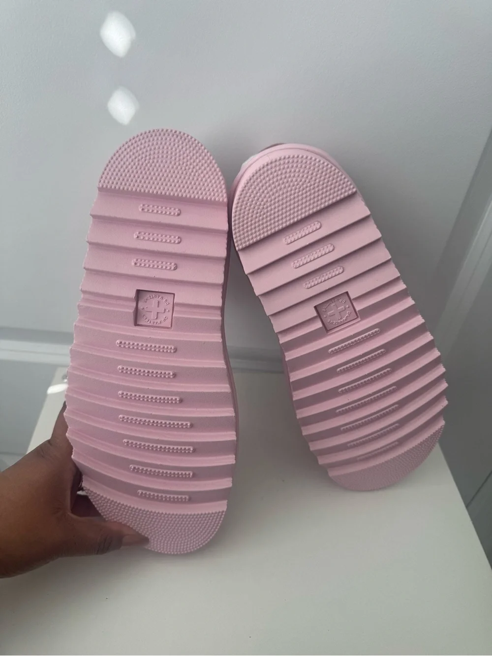 Dr. Martens Voss Mono Leather Platform Sandal Pink Size 9 NWOT
